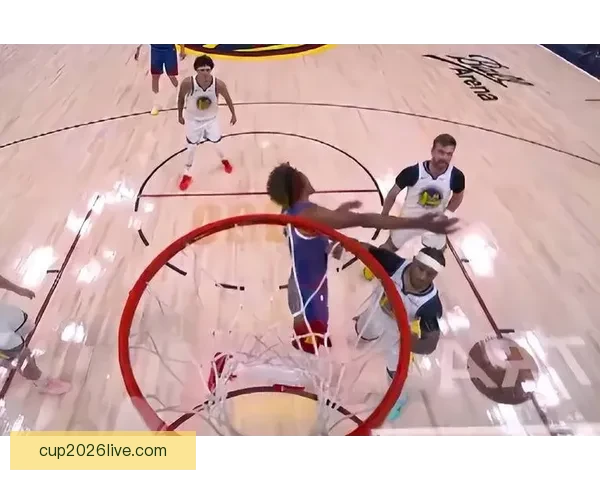勇士掘金激烈冲突三人被吹技术犯规 小佩顿撞倒对手遭遇一级恶犯